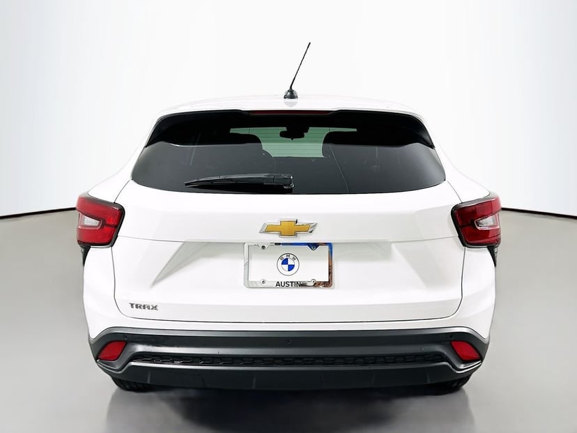 2025 Chevrolet Trax - Image 6