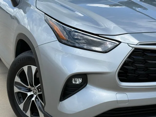2025 Toyota Highlander - Image 3