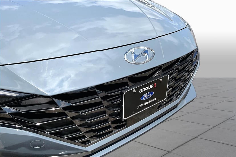 2022 Hyundai Elantra - Image 30