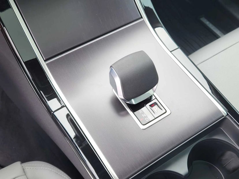 2026 LAND ROVER Range Rover Velar - Image 17