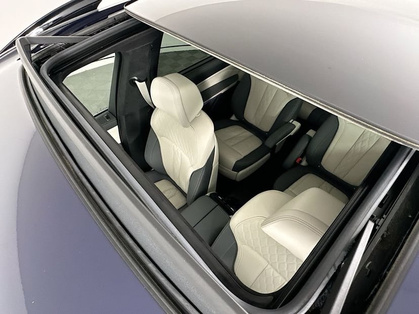 2025 BMW X7 - Image 22