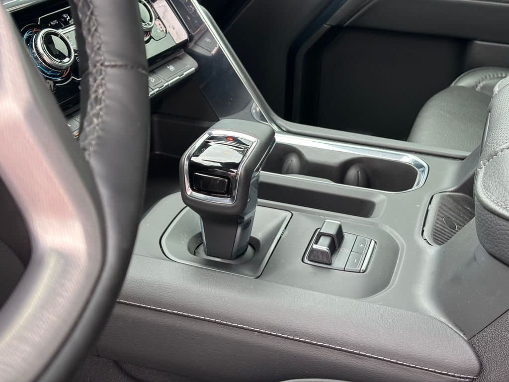 2024 GMC Sierra 1500 - Image 12