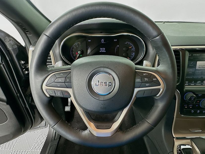 2017 Jeep Grand Cherokee - Image 11