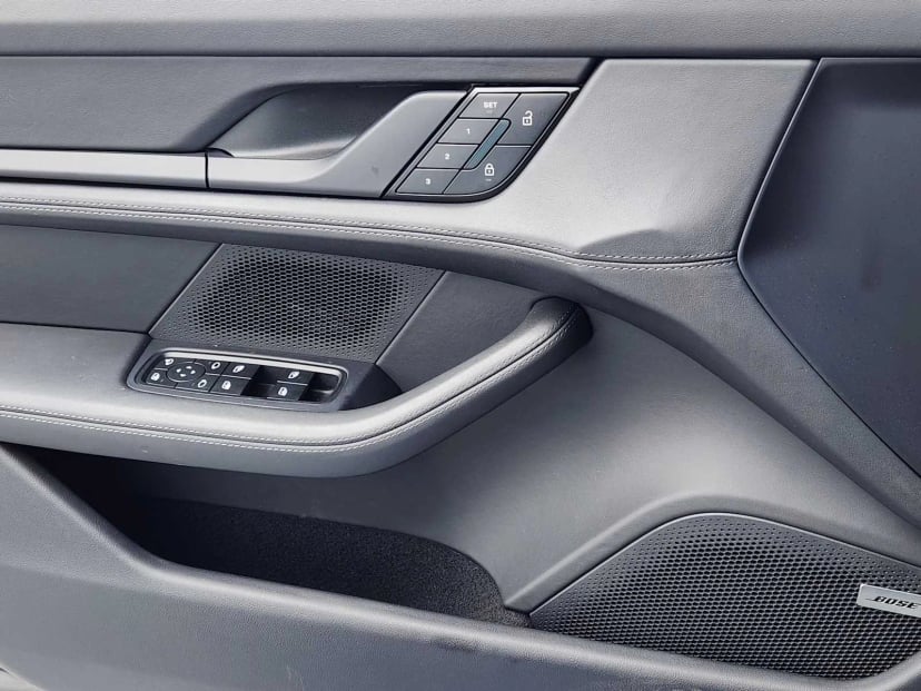 2023 Porsche Taycan - Image 22
