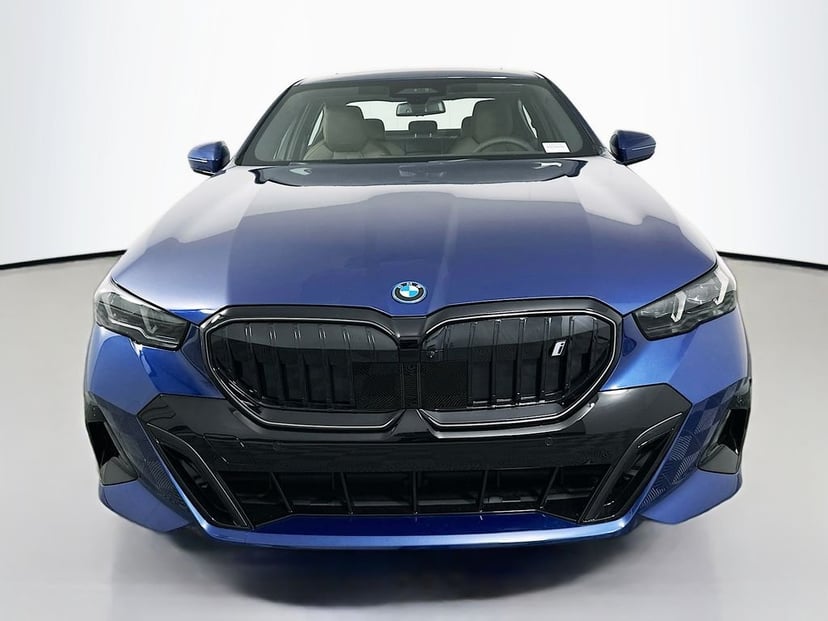 2027 BMW i5 - Image 2