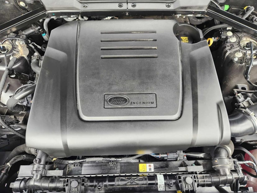 2026 LAND ROVER Defender 110 - Image 32