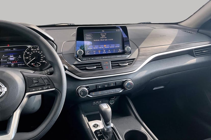 2025 Nissan Altima - Image 7