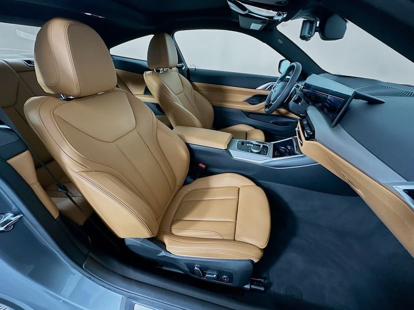 2025 BMW 4 Series - Image 29