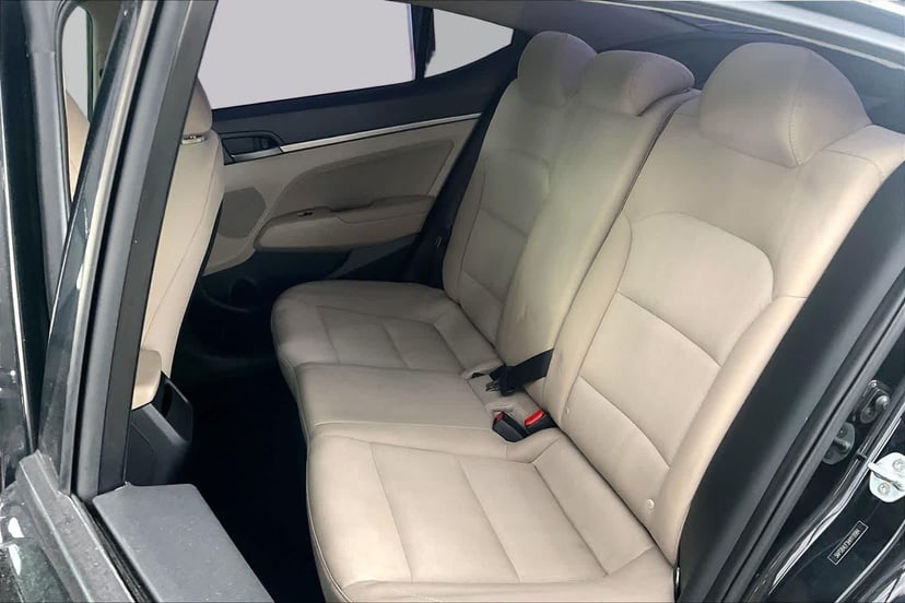 2017 Hyundai Elantra - Image 21