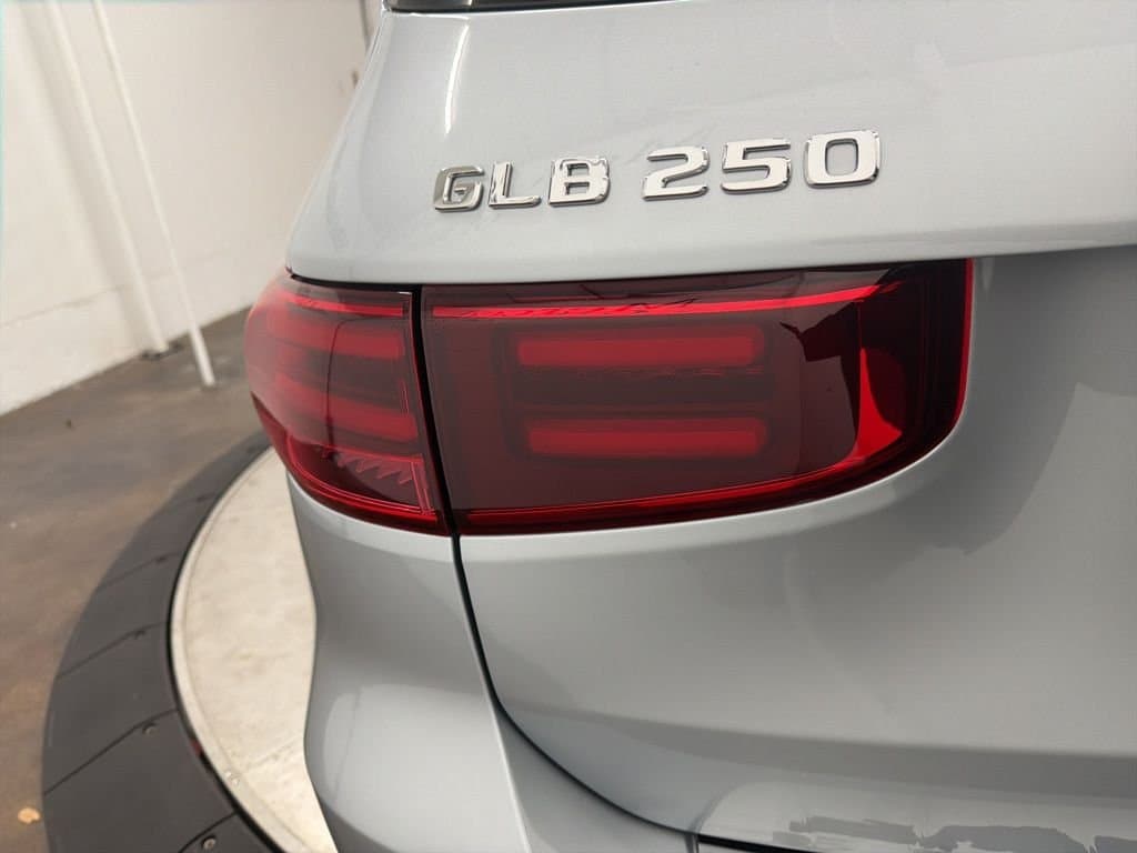 2026 MERCEDES-BENZ GLB - Image 12