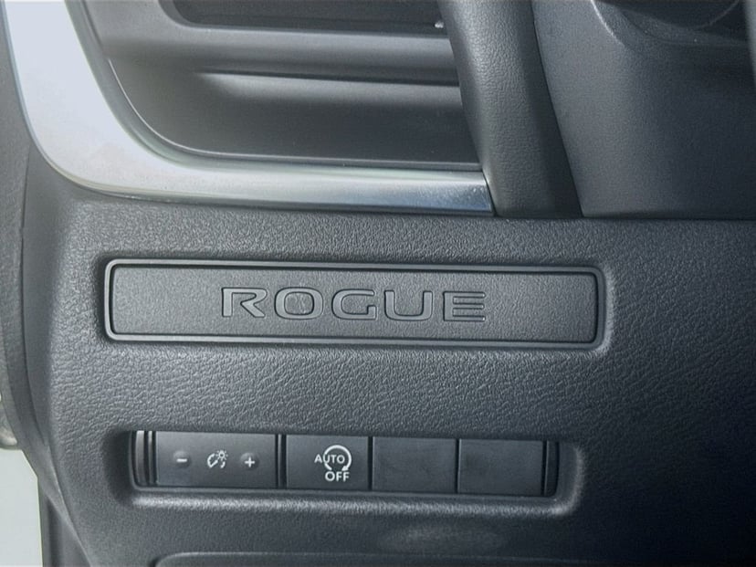 2023 Nissan Rogue - Image 11