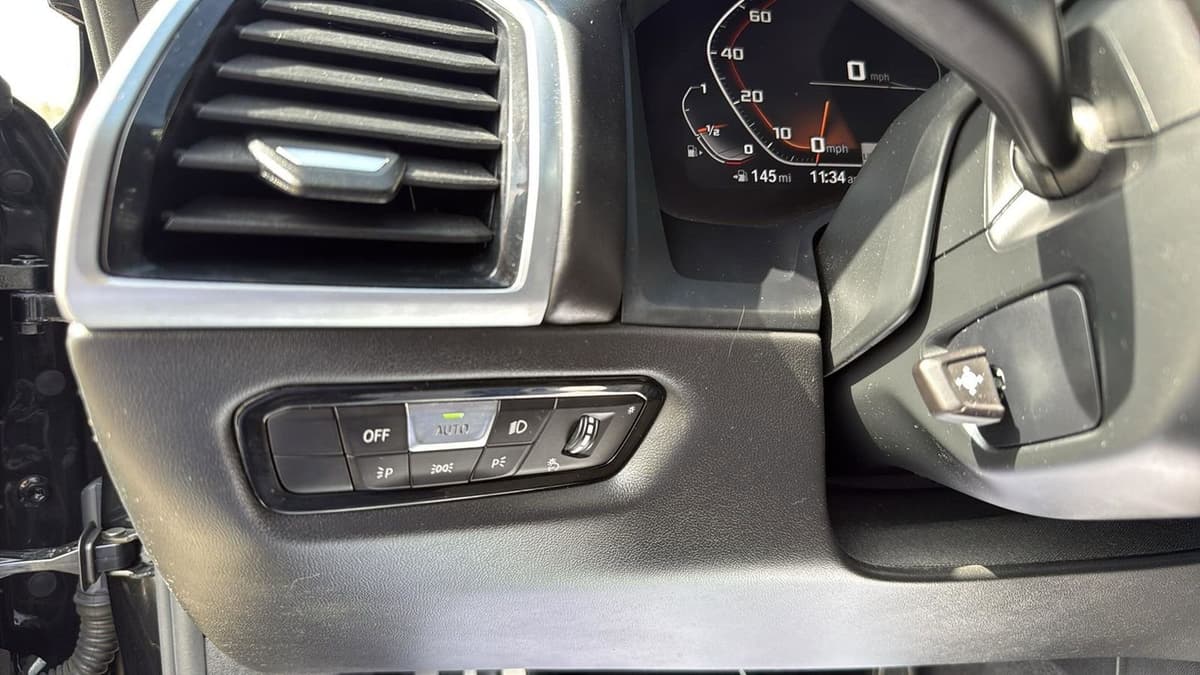 2020 BMW 8 Series - Image 18