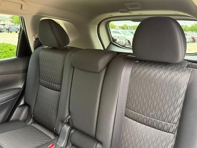 2019 Nissan Rogue - Image 26