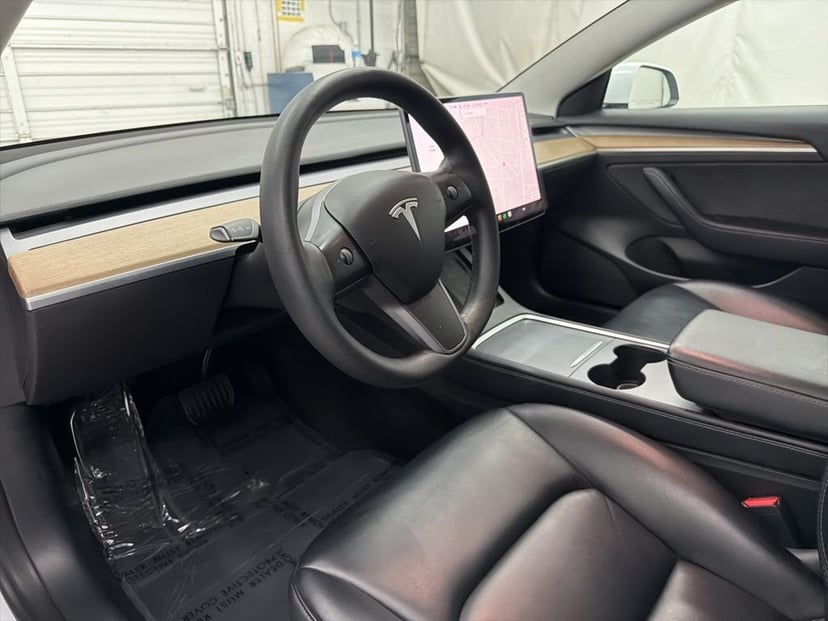 2022 Tesla Model 3 - Image 8