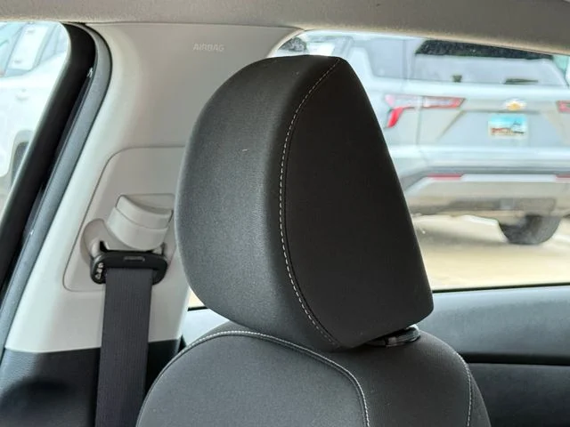 2023 Kia Forte - Image 12