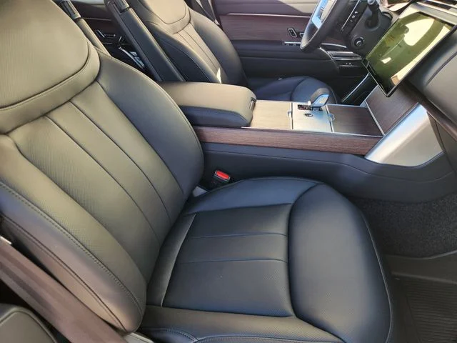 2026 Land Rover Range Rover - Image 10