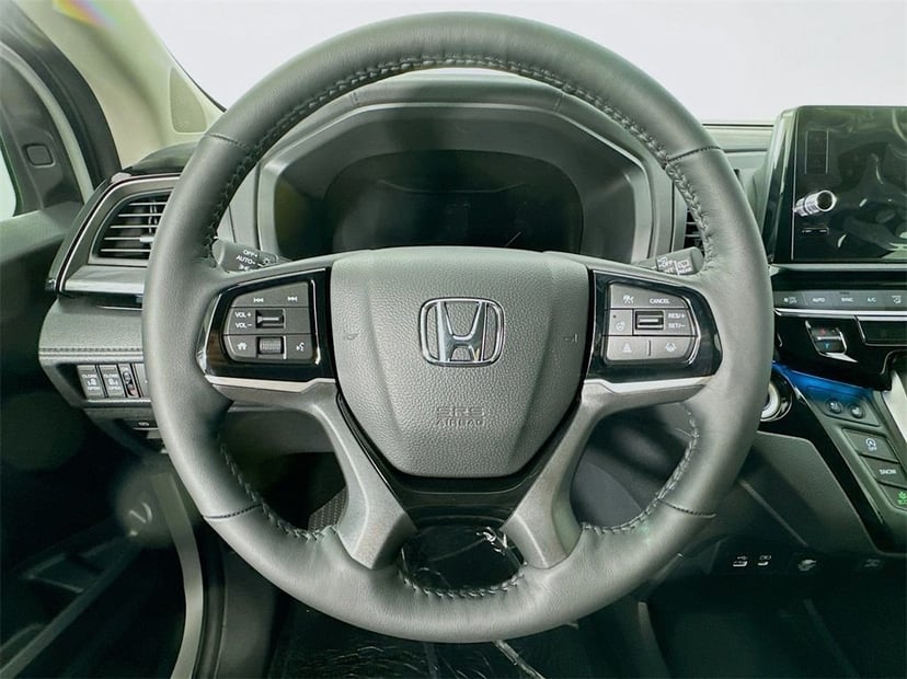 2026 Honda Odyssey - Image 16