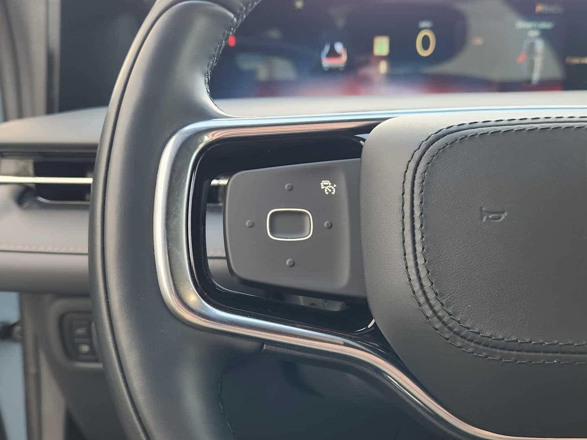 2025 Lincoln Nautilus - Image 26