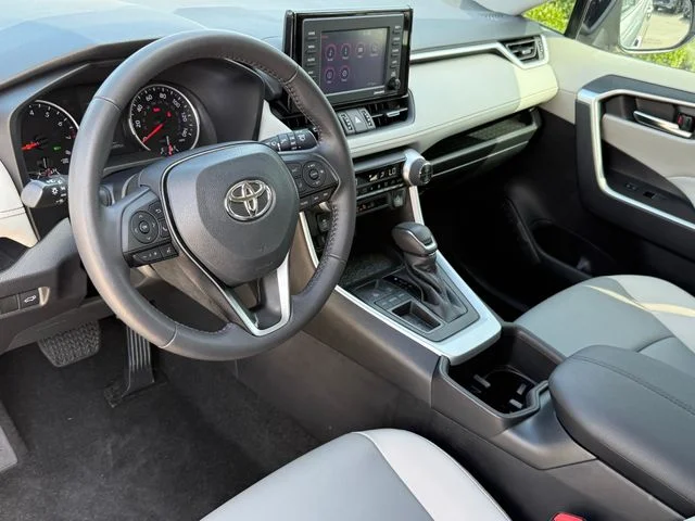 2022 Toyota RAV4 - Image 11