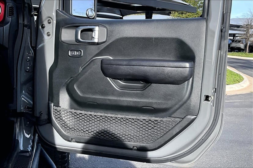2020 Jeep Wrangler - Image 23