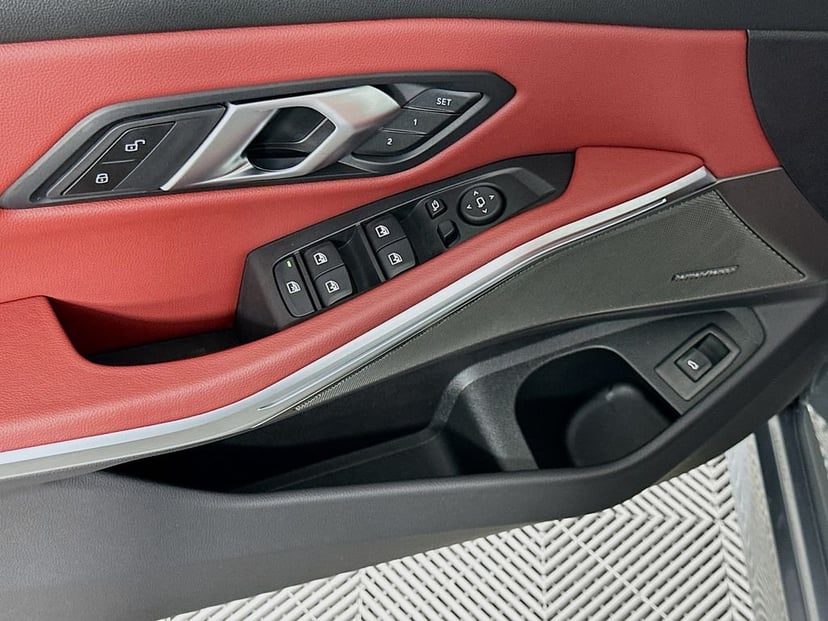2025 BMW 3 Series - Image 18