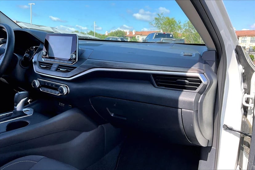 2025 Nissan Altima - Image 19