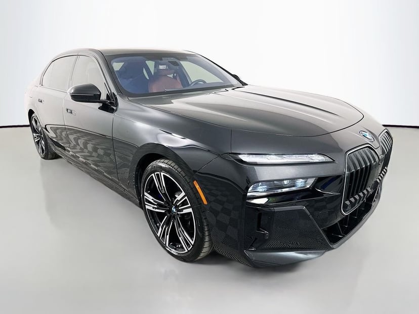 2025 BMW i7 - Image 1