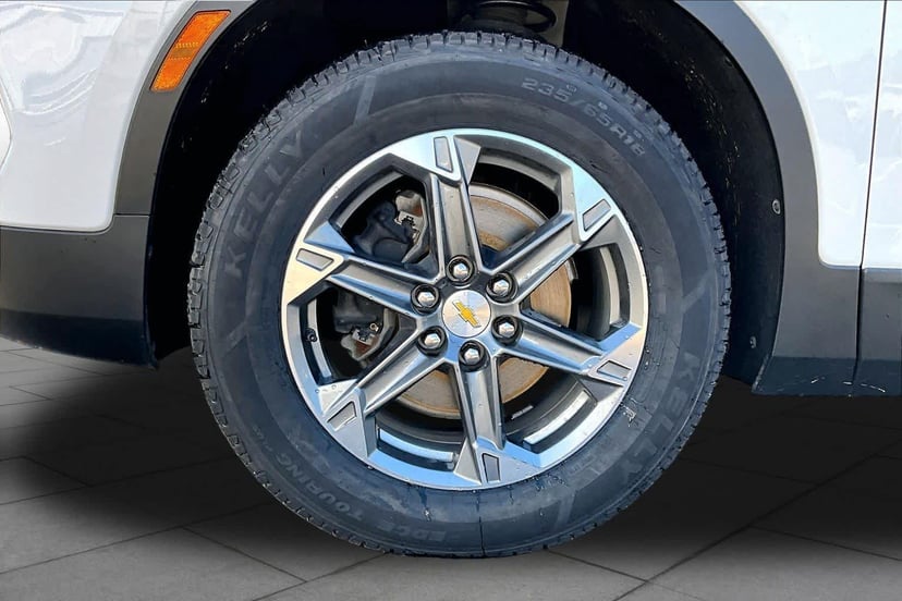 2023 Chevrolet Blazer - Image 13