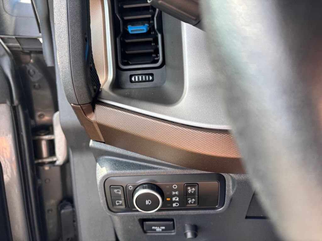 2023 Ford Bronco - Image 23