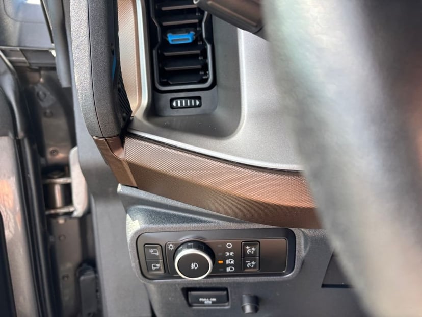 2023 Ford Bronco - Image 23