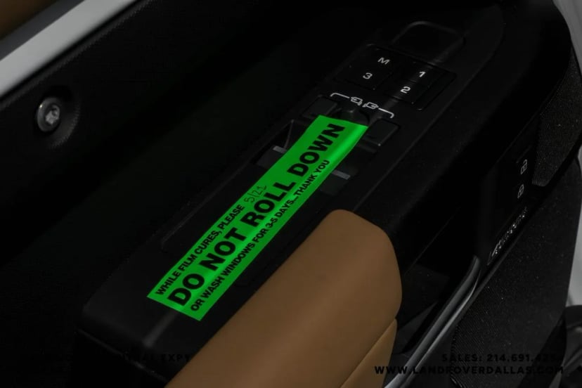 2026 Land Rover Defender 90 - Image 31