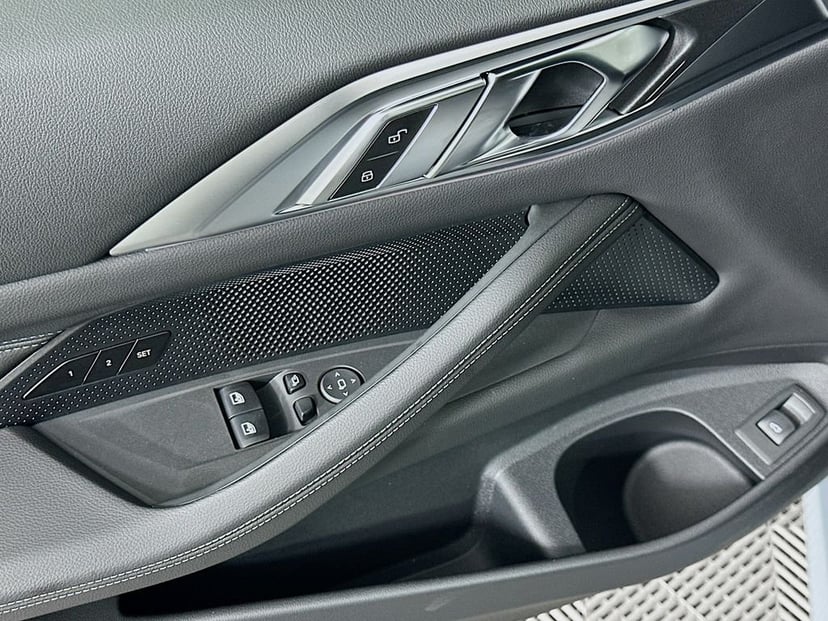 2025 BMW 4 Series - Image 19