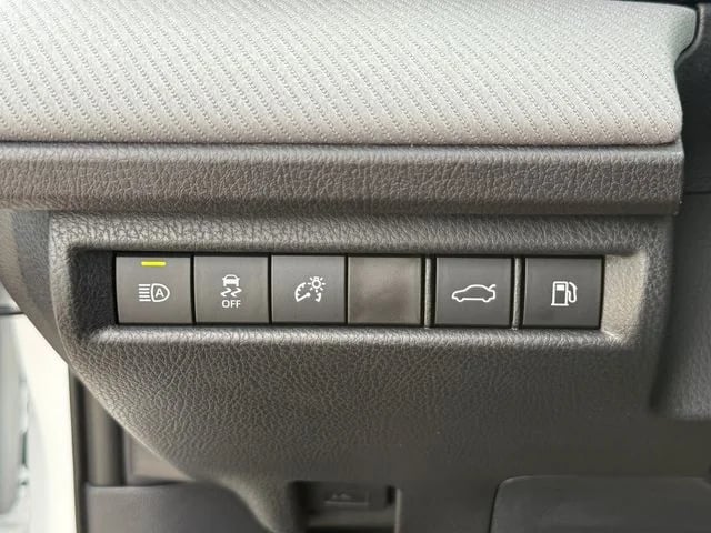 2026 Toyota Camry - Image 25