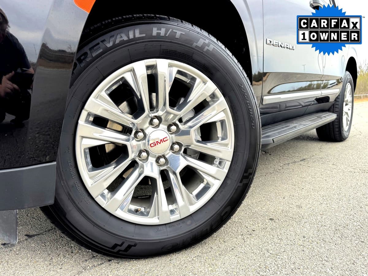 2024 GMC Yukon - Image 2