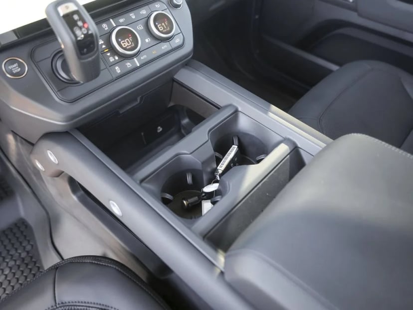 2026 Land Rover Defender 110 - Image 25