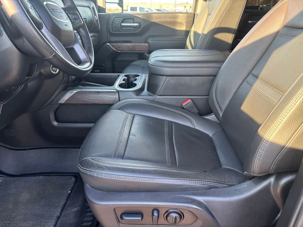 2023 GMC Sierra 2500HD - Image 10