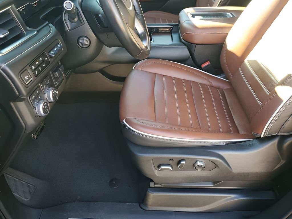 2023 GMC Yukon - Image 33