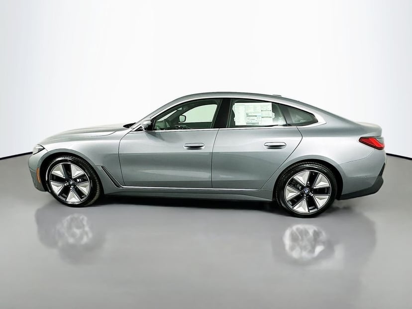2026 BMW i4 - Image 8