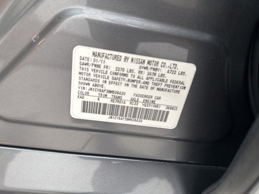 2011 INFINITI G37 - Image 25