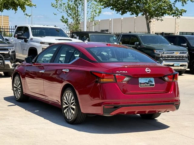 2025 Nissan Altima - Image 4