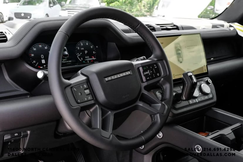2026 Land Rover Defender 110 - Image 14