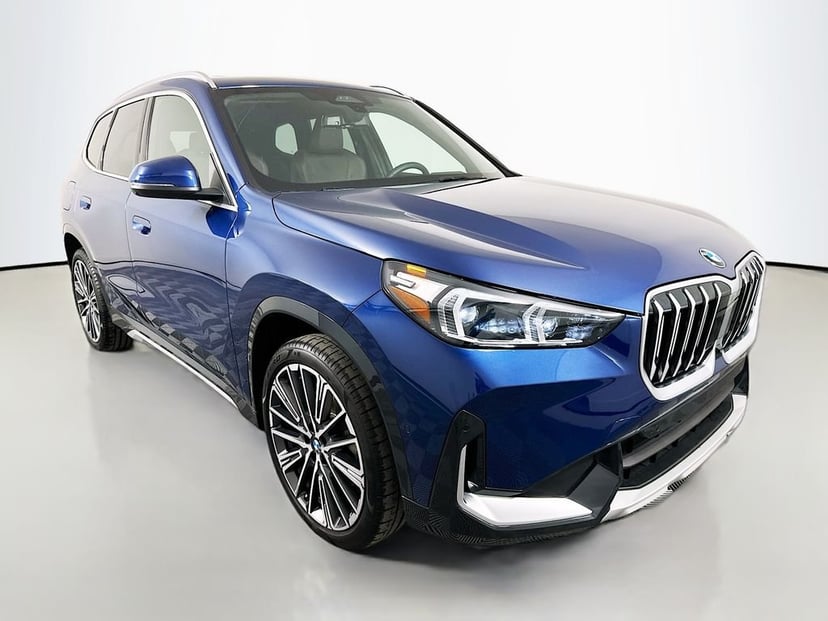 2025 BMW X1 - Image 3