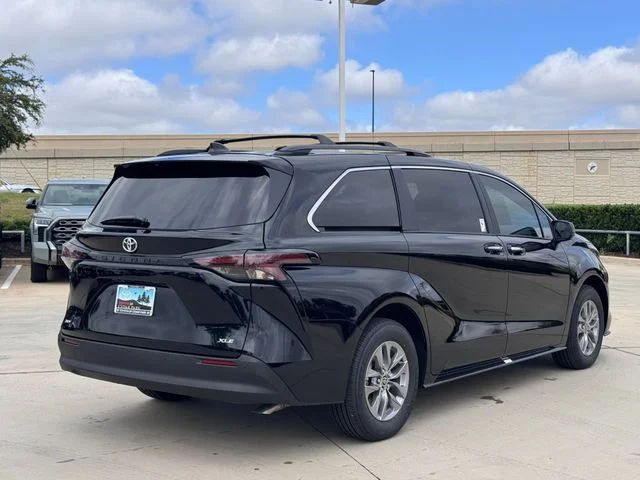 2026 Toyota Sienna - Image 5