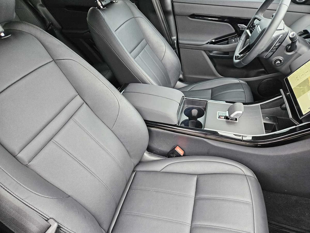 2026 Land Rover Range Rover Evoque - Image 12