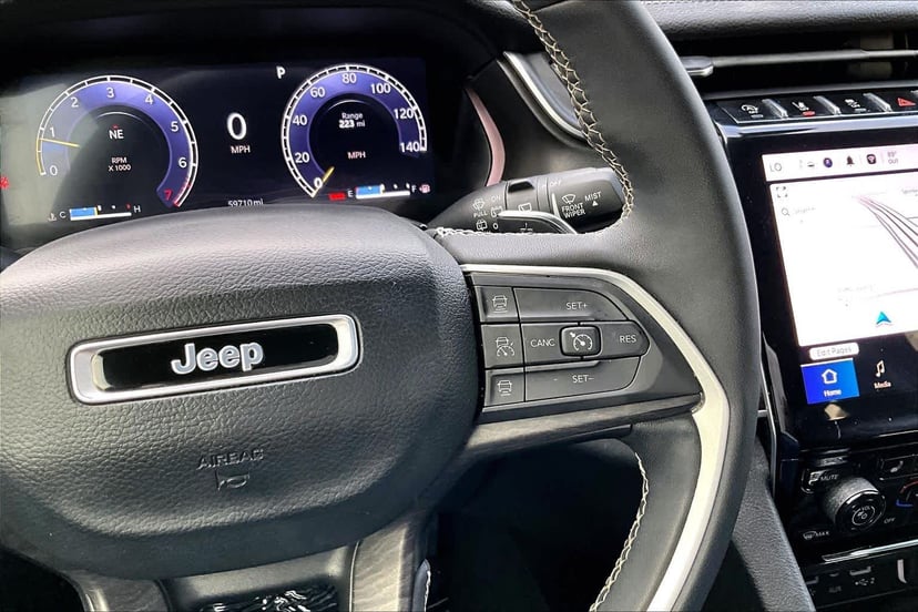 2023 Jeep Grand Cherokee - Image 24