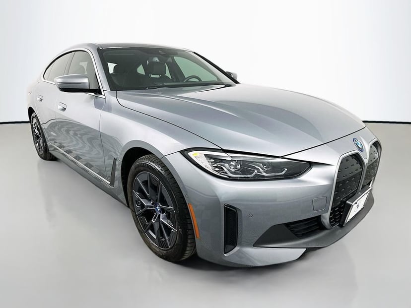 2023 BMW i4 - Image 3