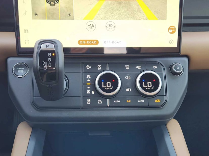 2026 LAND ROVER Defender 110 - Image 19