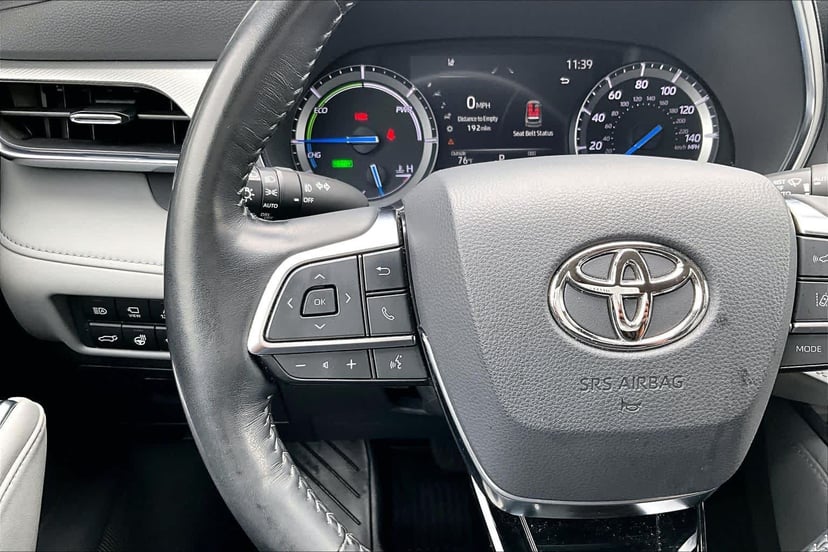 2021 Toyota Highlander - Image 24