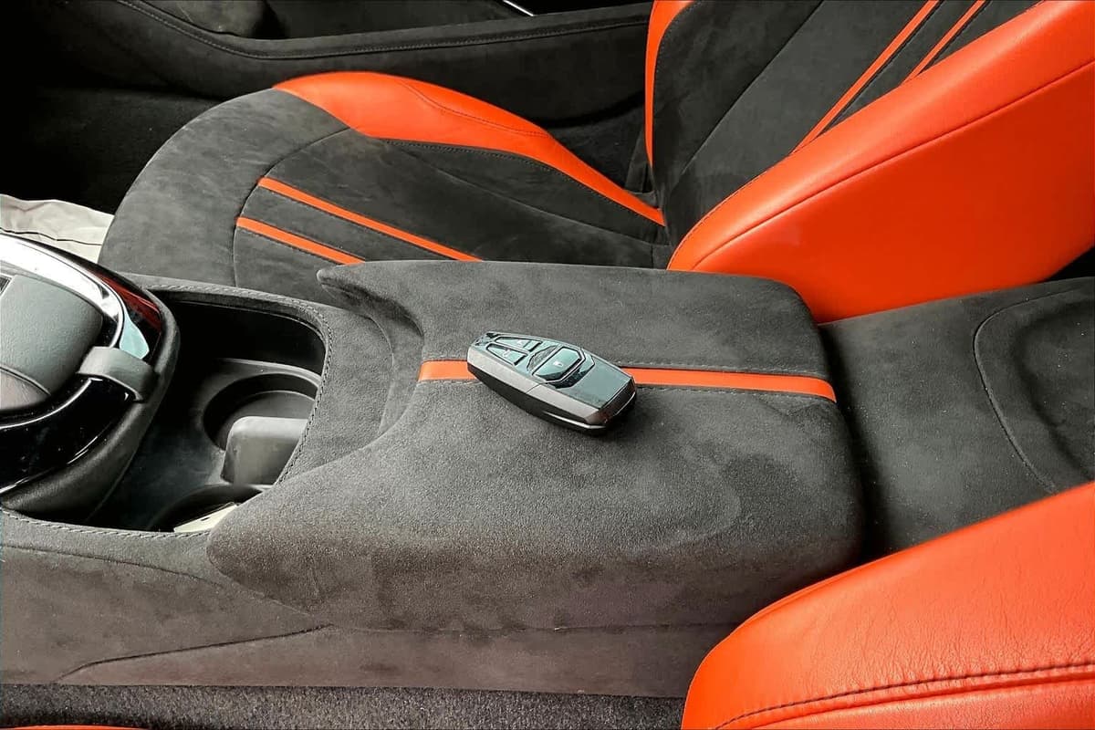 2020 Aston Martin Vantage - Image 15