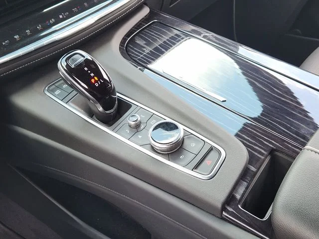 2021 Cadillac Escalade - Image 19